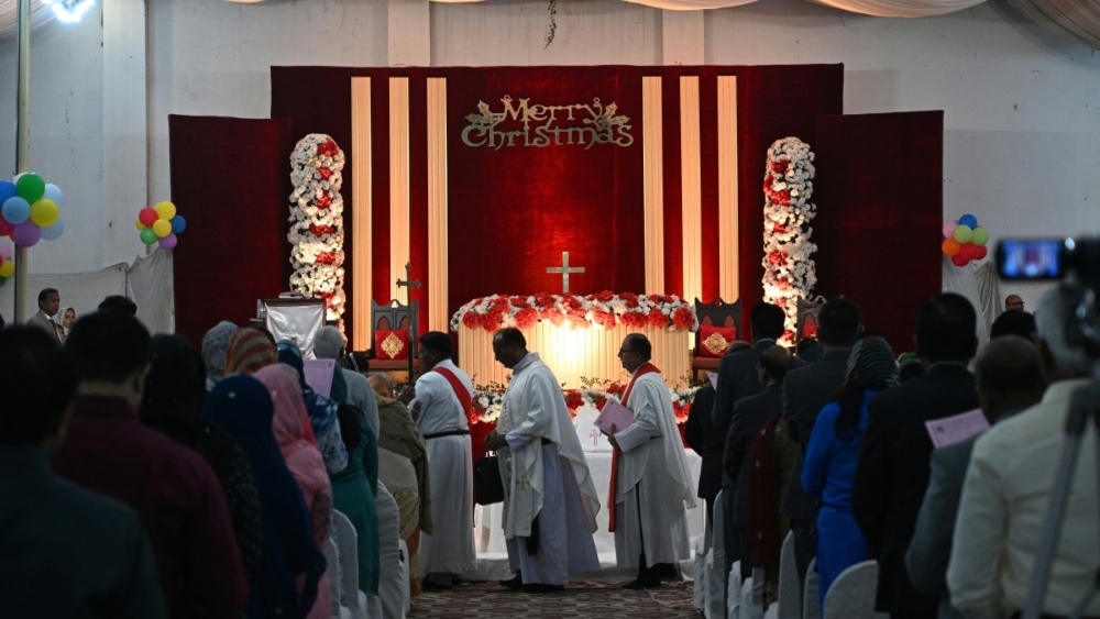 PM Sharif extends ‘heartfelt greetings’ on joyous, blessed Christmas 